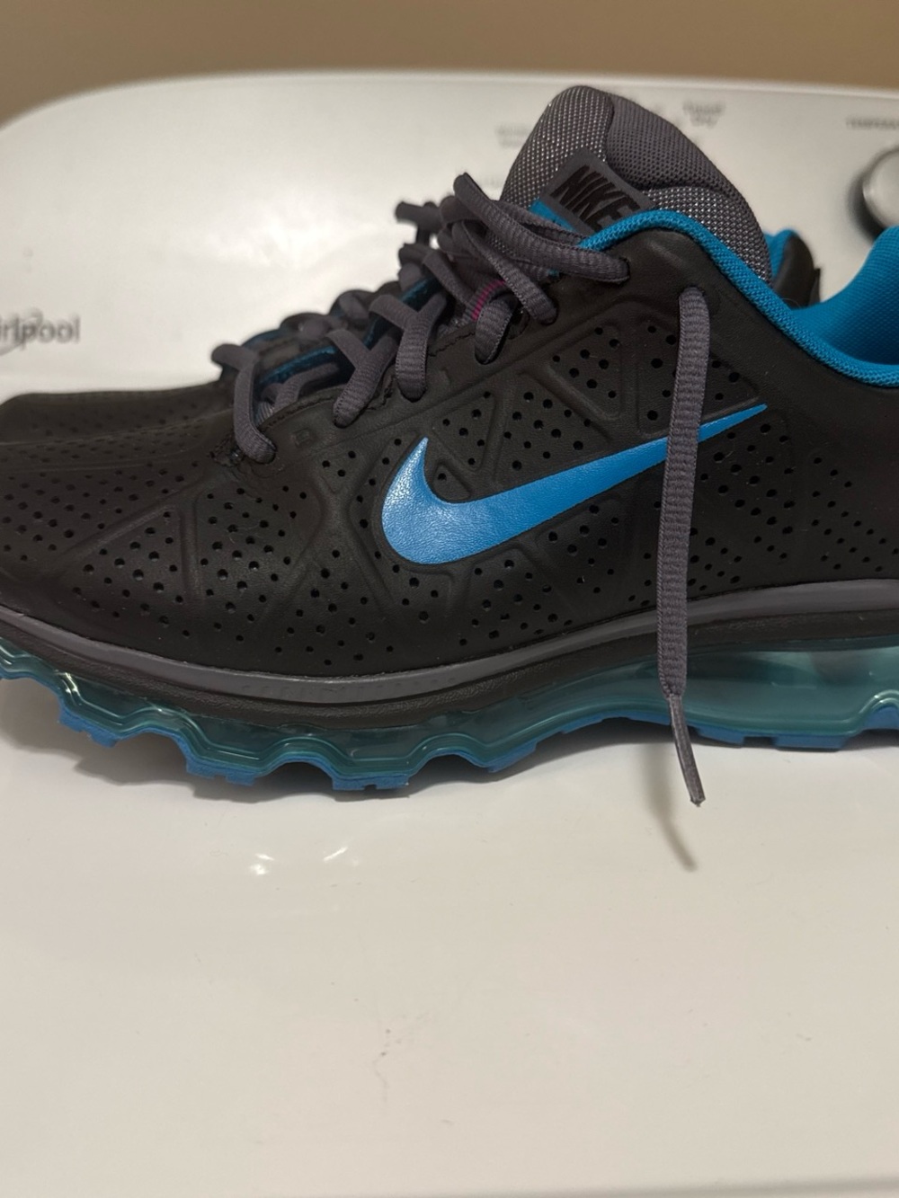 Nike Grey and Teal Athletic Sneaker with Red Insole Accent